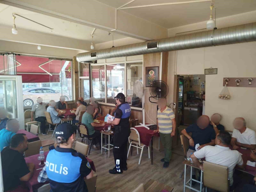 Eskişehir’de polis vatandaşları hırsızlık ve dolandırıcılık olaylarına karşı bilgilendirdi