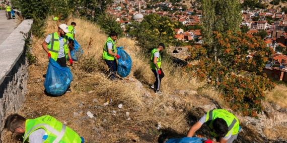 Toplanan çöpler vatandaşların çevre konusundaki duyarsızlığını gözler önüne serdi