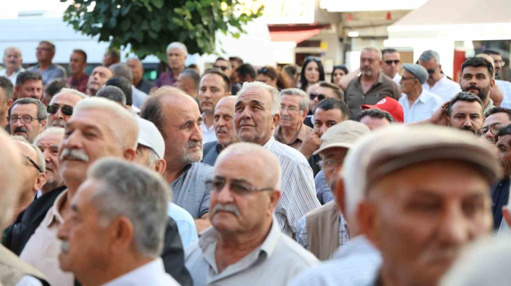 CHP’den istifa eden Kırşehir Belediye Başkanı Ekicioğlu ve teşkilatlar Yeni Parti’ye katıldı