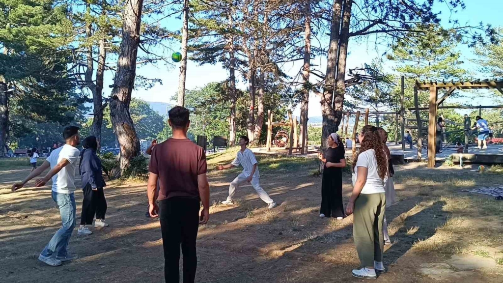Hafta sonu binlerce kişinin rotası Küçükelmalı Tabiat Parkı oldu