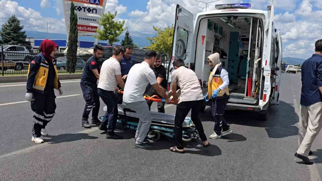 Bursa İnegöl’de otomobil motorsiklete çarptı:2 yaralı