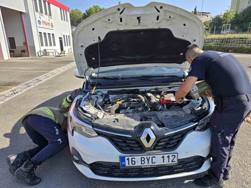Otomobilin motorunda ilçe ilçe gezdi