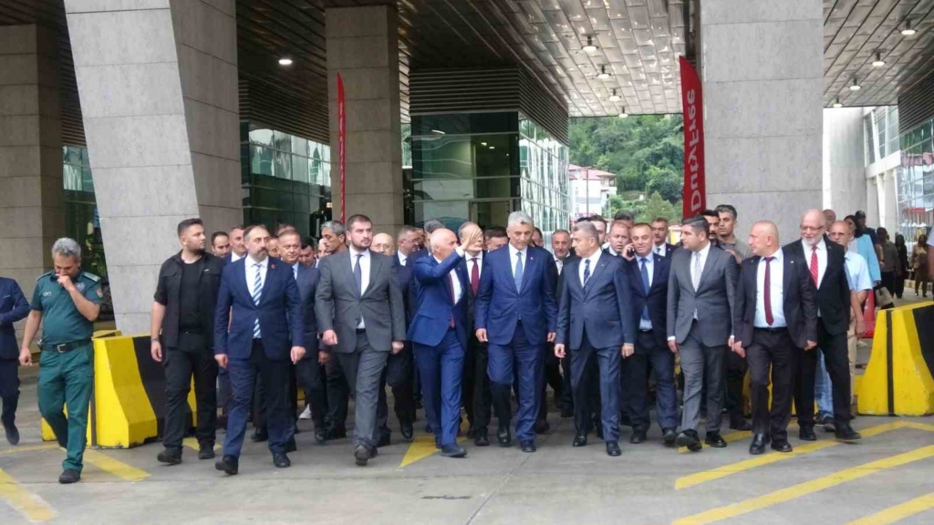 Bakan Bolat: "Sarp Gümrük Kapısı sadece Gürcistan’a değil, bütün Asya ülkelerine açılan stratejik bir geçiş koridorudur"