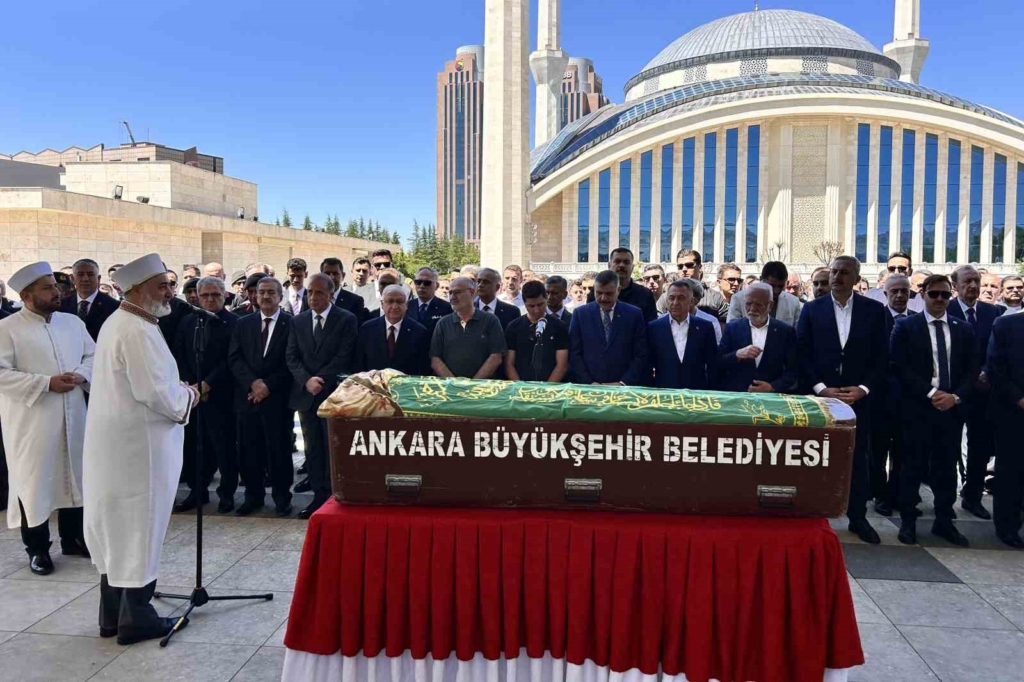 Milli Savunma Bakan Yardımcısı Alpaslan Kavaklıoğlu’nun vefat eden eşi ebediyete uğurlandı