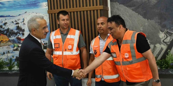Bakan Uraloğlu’ndan Bolu Dağı Bakım İşletme Şefliğine ziyaret