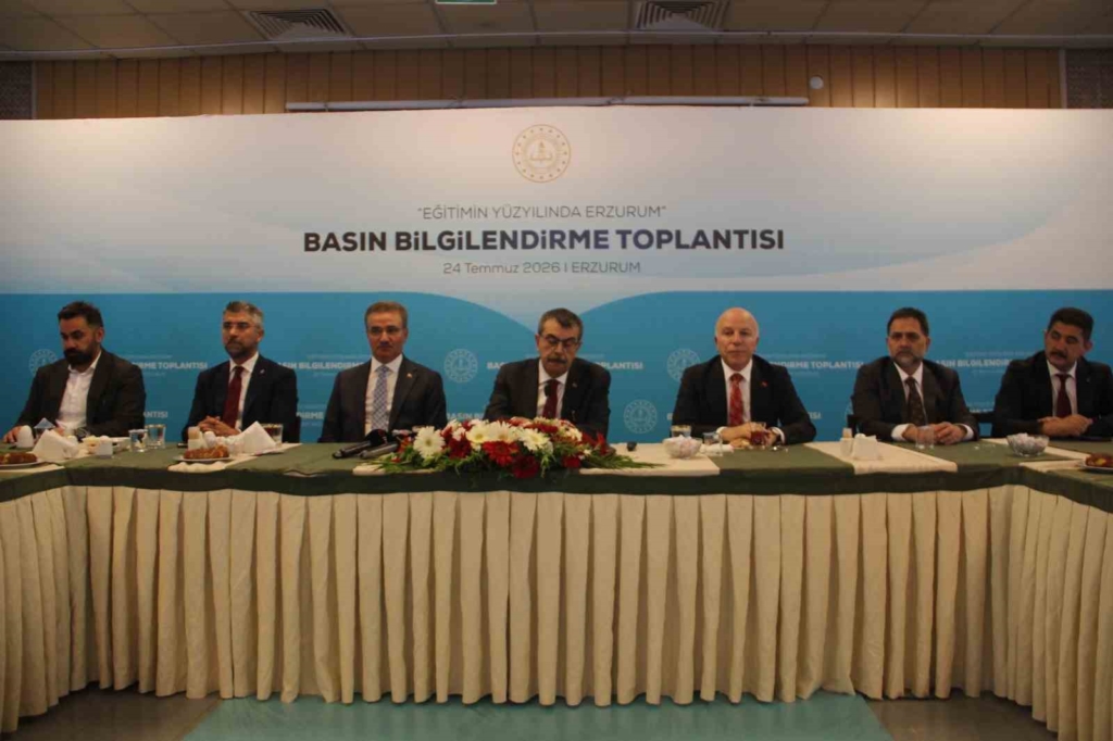 Bakan Tekin: "Hedefimiz 19 Ağustos’ta kazmanın vurulmasını sağlayacak takvimi hayata geçirmek"
