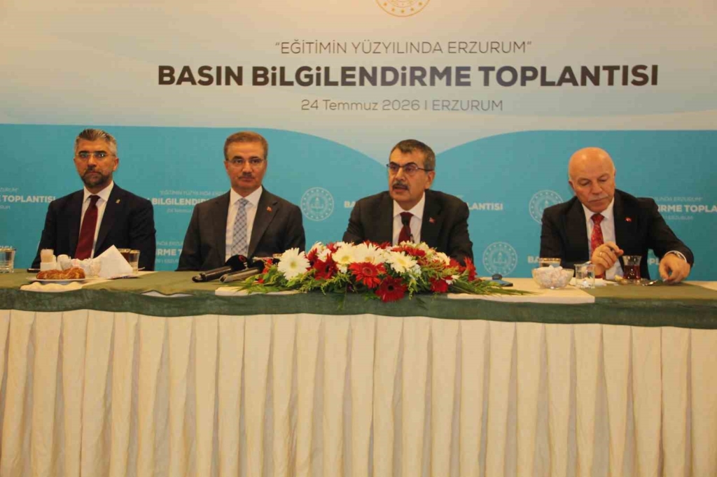 Bakan Tekin: "Geçmişiyle gurur duyacak bir nesil yetiştirmemiz gerekiyor"