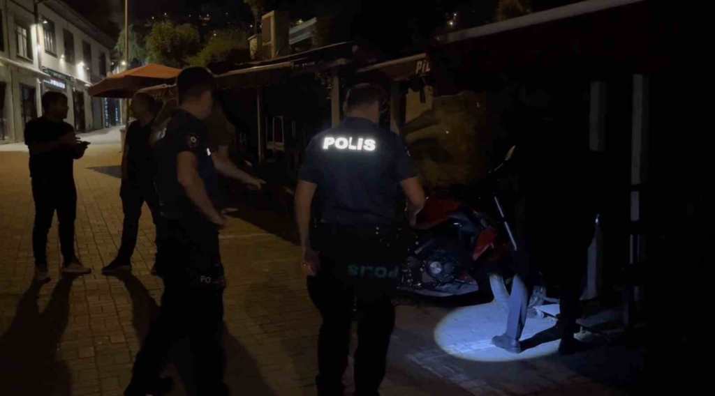 Bursa’nın en işlek sokağında kurşun yağdırdılar
