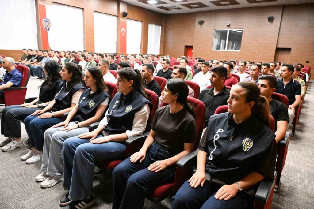 Kütahya’da göreve başlayan polis memurlarına oryantasyon eğitimi