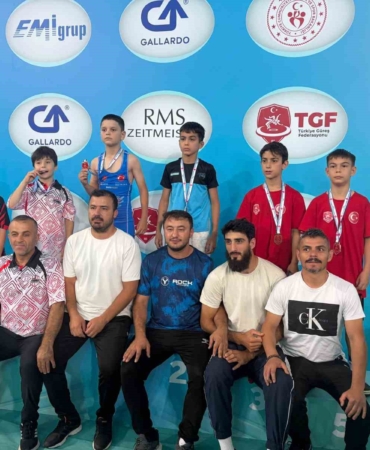 Eskişehirli minik güreşçi Ahmet Efe Aykol Türkiye 5’incisi oldu