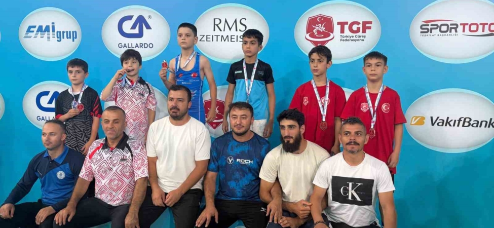 Eskişehirli minik güreşçi Ahmet Efe Aykol Türkiye 5’incisi oldu