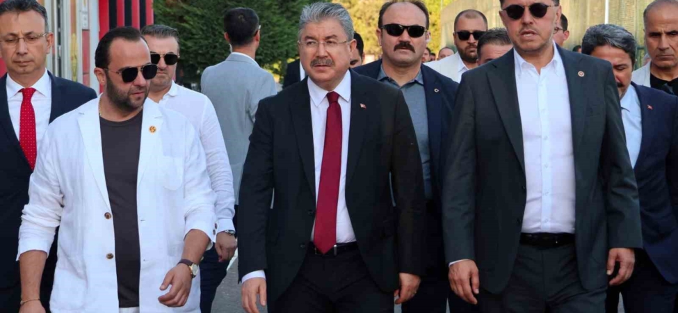 Vali Yılmaz ve Milletvekili Hatipoğlu, Eskişehirspor’u ziyaret etti