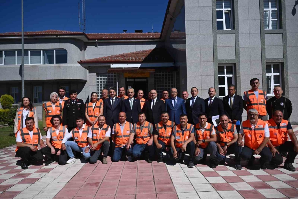 Bakan Uraloğlu’ndan Bolu Dağı Bakım İşletme Şefliğine ziyaret