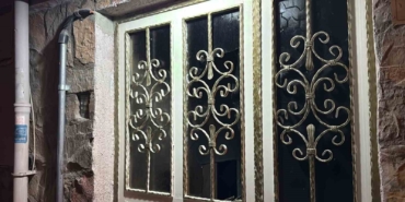 Eskişehir’de aile içi kavgada evinin camlarını kıran şahıs aracıyla kaçtı