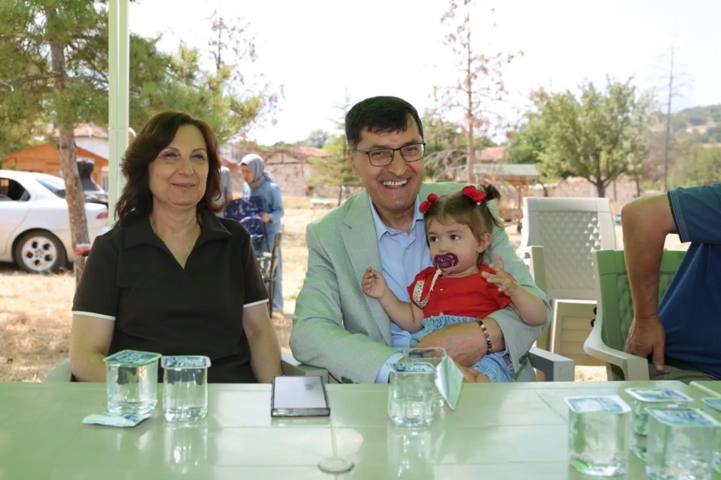 Kütahya’da gökyüzü uçurtmalarla şenlendi