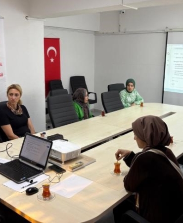 Bağımlılıkla mücadelede ailelere eğitim desteği