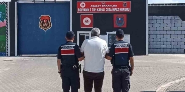 Uyuşturucu ticareti suçundan aranan şahsı jandarma yakaladı