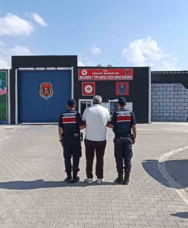 Uyuşturucu ticareti suçundan aranan şahsı jandarma yakaladı