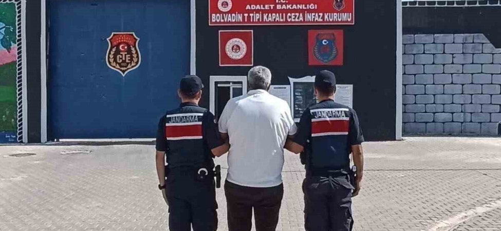 Uyuşturucu ticareti suçundan aranan şahsı jandarma yakaladı