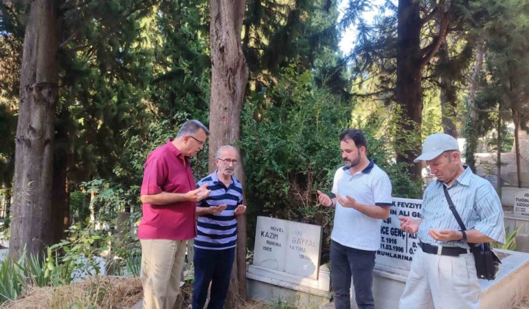 Kazım Baykal vefatının 33.yıl dönümünde mezarı başında anıldı