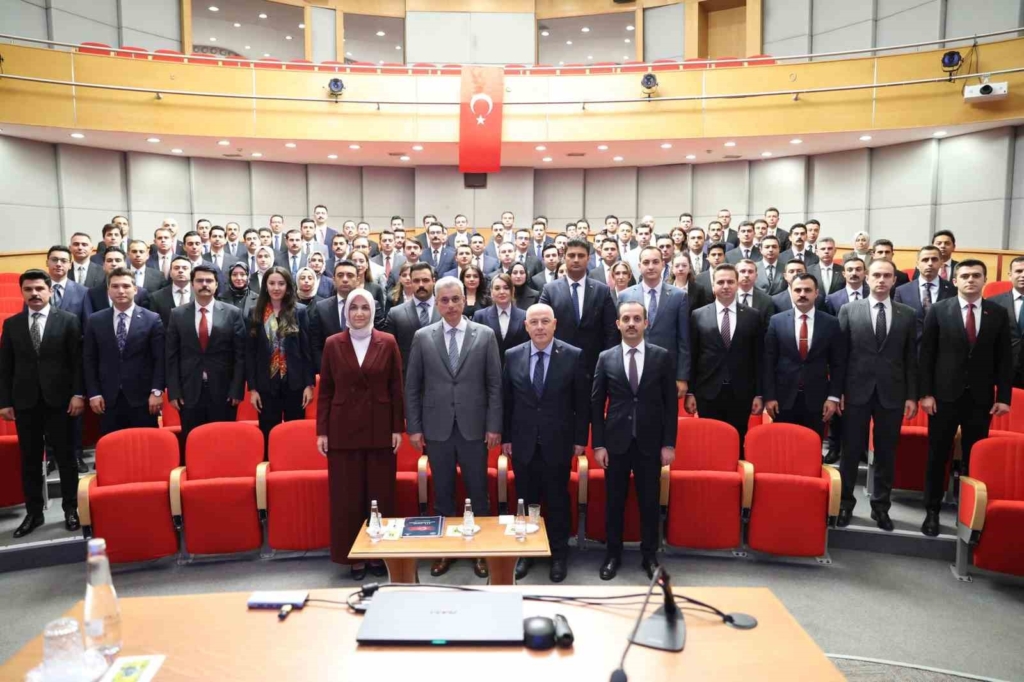Bakan Memişoğlu: "Sağlık sektörünün Türkiye’nin gelir kapılarından bir tanesi olmasını hedefliyoruz"