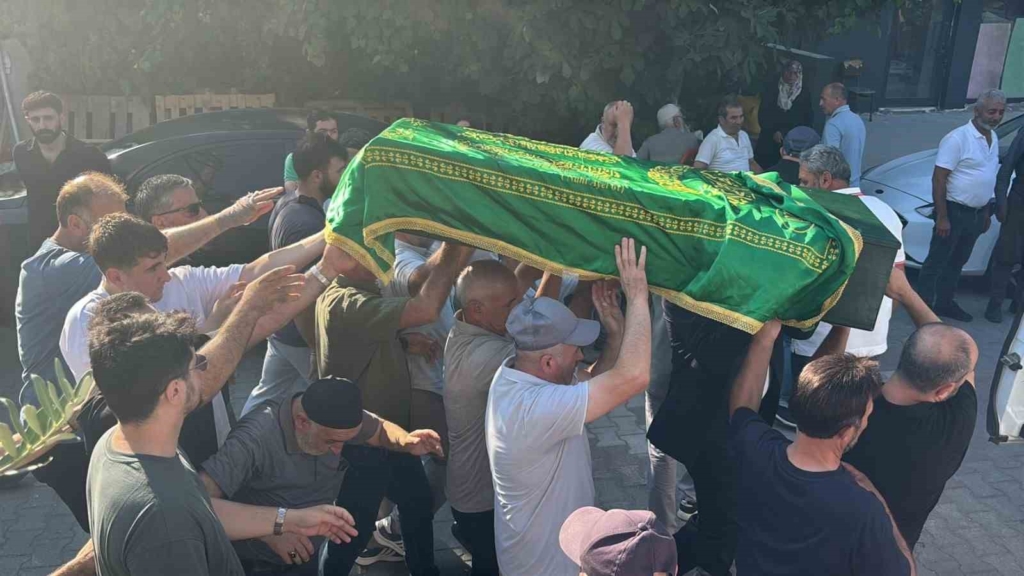 Trafik kazasında hayatını kaybeden minik Kerem Ali gözyaşları ile uğurlandı