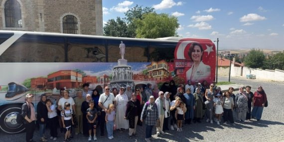 KADINLAR ESKİŞEHİR’İN TARİHİ VE KÜLTÜREL ZENGİNLİKLERİNİ KEŞFEDİYOR