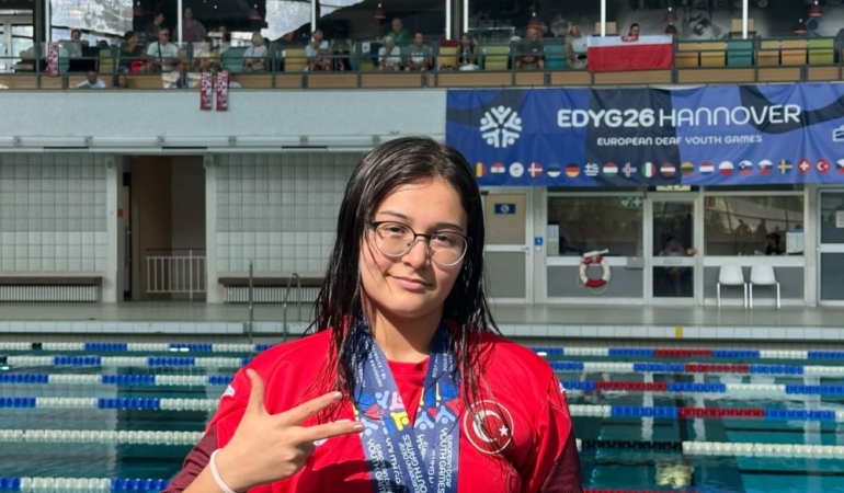 İdil Bengisu Tunçbilek Hannover’de gümüş madalya elde etti