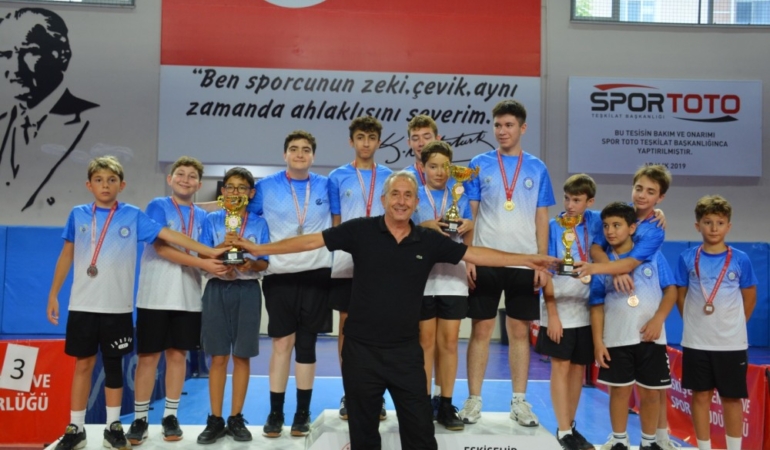 ESKİŞEHİR BÜYÜKŞEHİR SPOR KULÜBÜ’NDEN MASA TENİSİNDE ÇİFTE BAŞARI