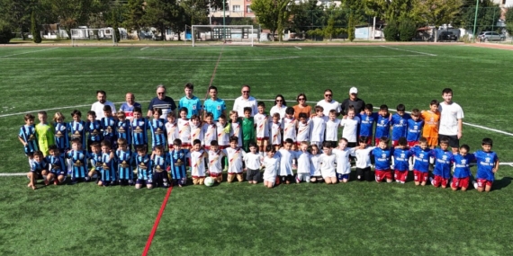 30 AĞUSTOS ZAFER BAYRAMI MİNİ MİNİKLER FUTBOL ŞENLİĞİ COŞKUYLA BAŞLADI