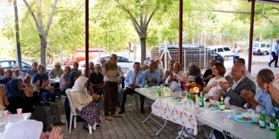 BAŞKAN ÜNLÜCE’DEN ŞEHİT ZEYNEL GÜLGEN’İN AİLESİNE ANLAMLI ZİYARET