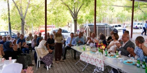 BAŞKAN ÜNLÜCE’DEN ŞEHİT ZEYNEL GÜLGEN’İN AİLESİNE ANLAMLI ZİYARET