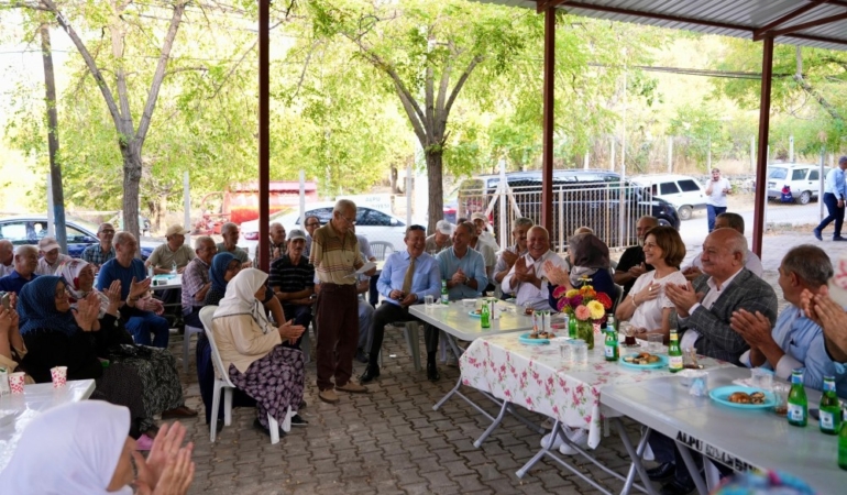 BAŞKAN ÜNLÜCE’DEN ŞEHİT ZEYNEL GÜLGEN’İN AİLESİNE ANLAMLI ZİYARET