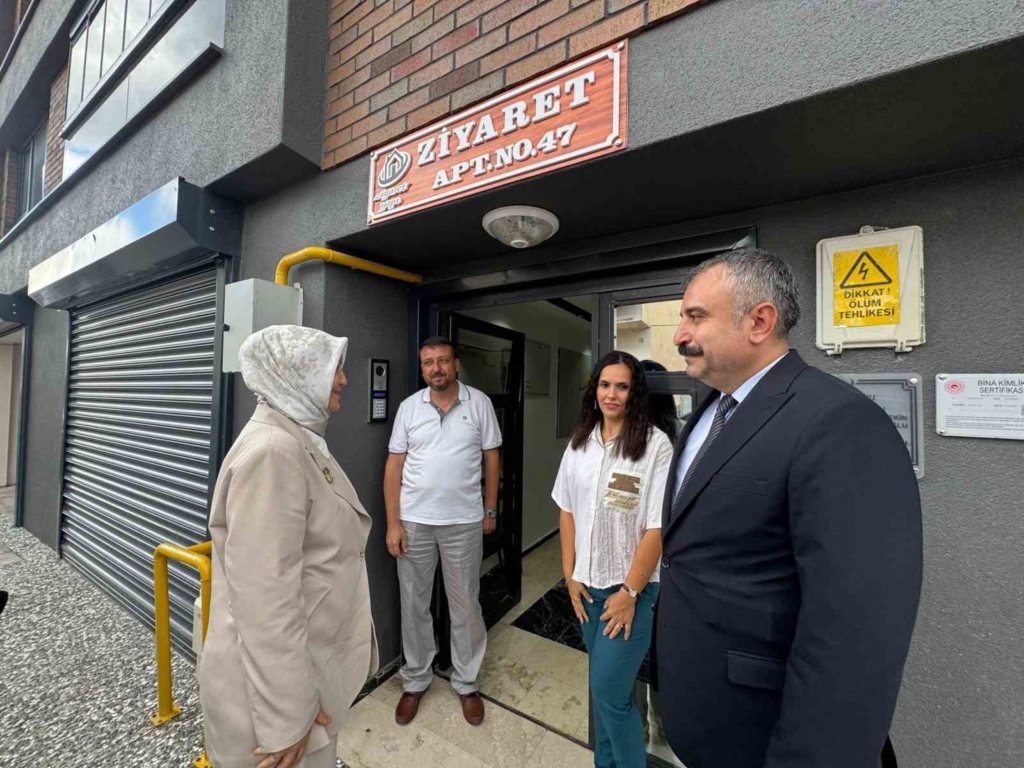 Bakan Yardımcısı Leman Yenigün’den koruyucu aileye ziyaret