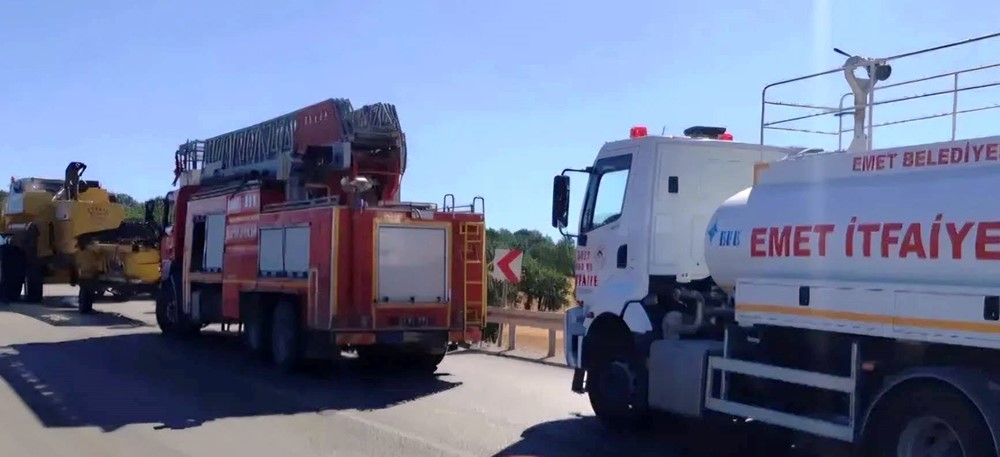 Emet’te biçerdöver yangını büyümeden söndürüldü