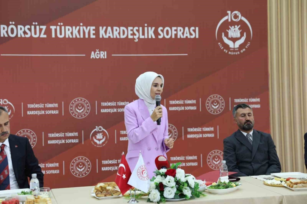 Bakan Göktaş, Ağrı’da şehit yakınları ve gazilerle buluştu: "Terörsüz Türkiye tarihi bir adımdır"