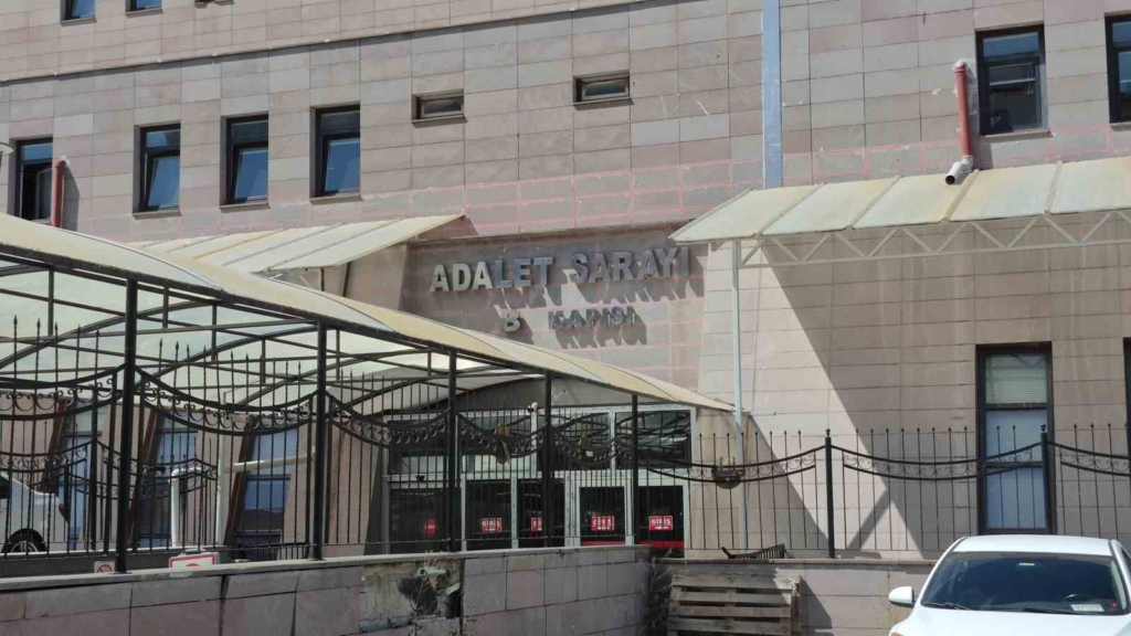 Eskişehir’de cinayetle ilgili 4 şüpheli adliyeye sevk edildi
