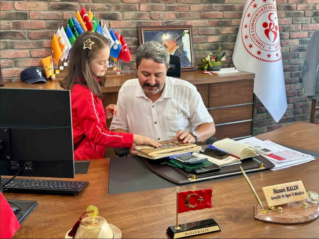 Özel sporcu Elif Ertek’in çifte başarısı gururlandırdı