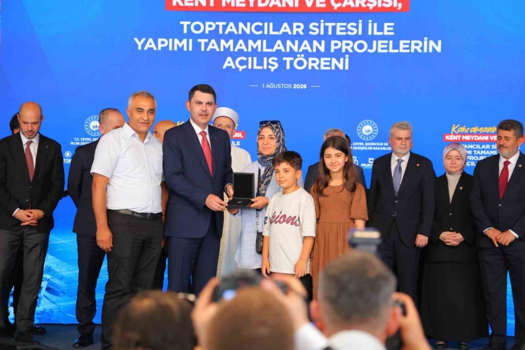 Bakan Kurum: "Her yetişemezsiniz iddiasına, yeni bir anahtar teslimiyle cevap verdik"
