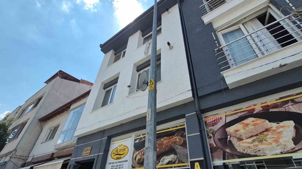 Açık unutulan ocak mahalleliyi sokağa döktü