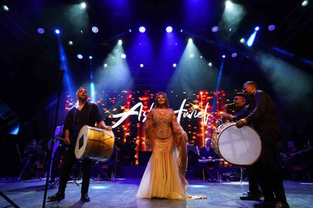 Aslı Hünel’den Bursa’da müzik ziyafeti