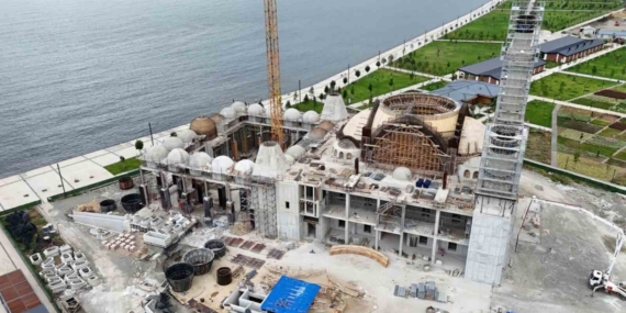 Recep Tayyip Erdoğan Camii hızla yükseliyor
