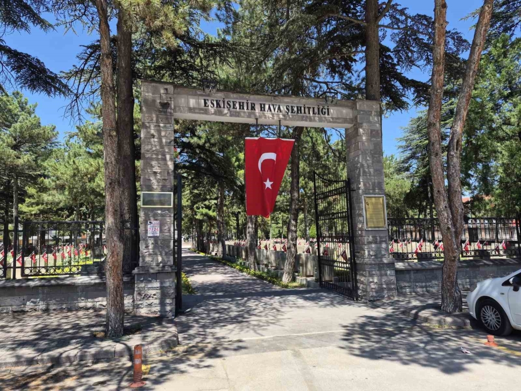 Şehitlik anı defterindeki duygusal yazılar