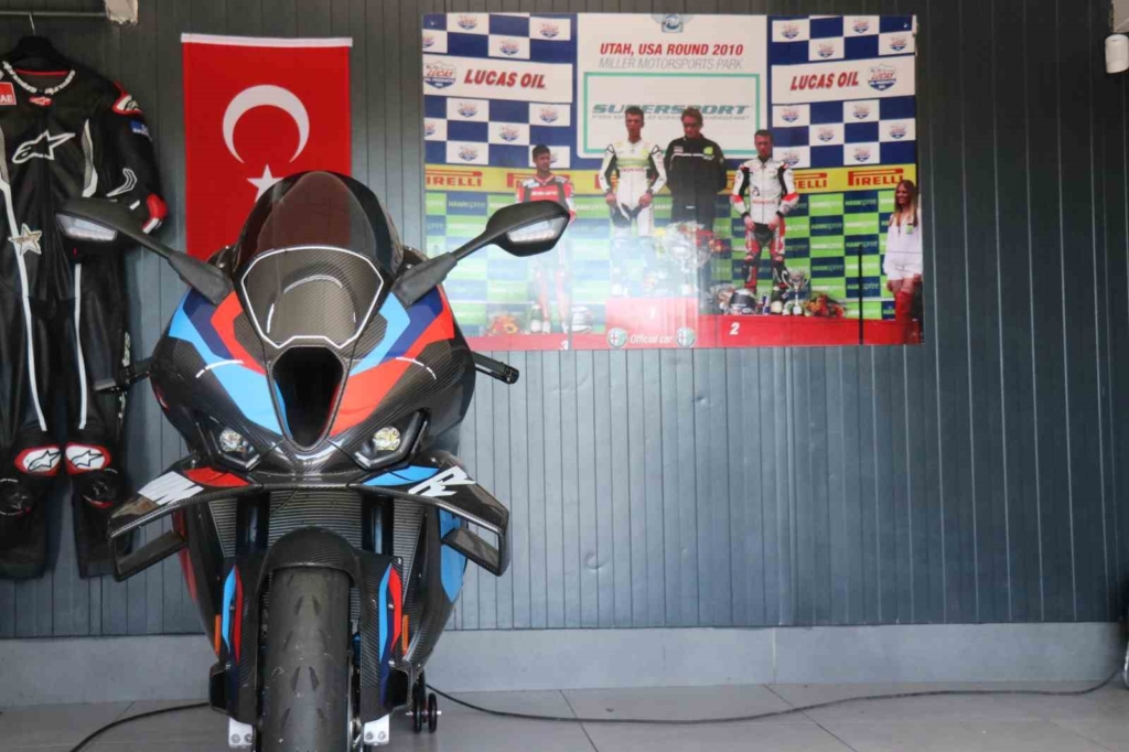 Milli motosikletçi Deniz Öncü: "Ne olursa olsun dünya şampiyonu ünvanını almak istiyorum"