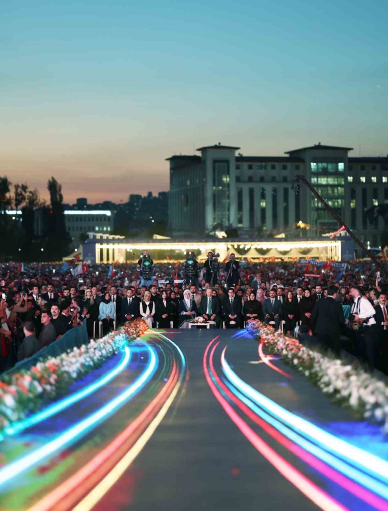 Cumhurbaşkanı Erdoğan: "Allah ömür ve sağlık verirse daha nice yıllar Türkiye’ye hizmet mücadelesi içinde olacağım"