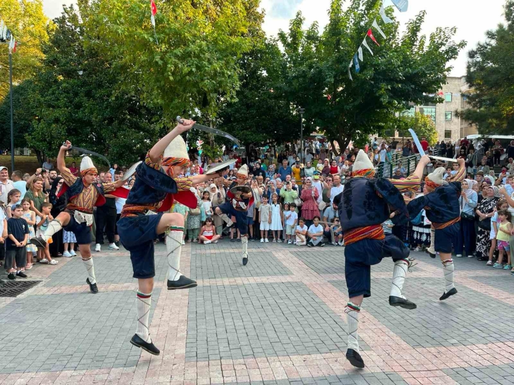 Bursa’da 700 yıllık fetih ruhu marşlarla yaşatılıyor