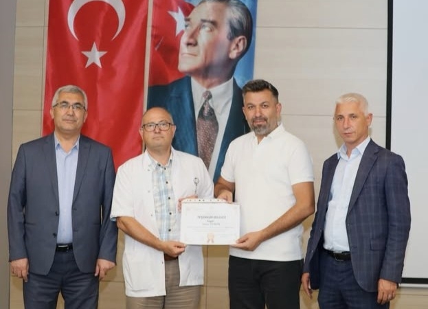 Kütahya Şehir Hastanesi’nden Tıbbi Sekreter İshak Orman’a teşekkür belgesi