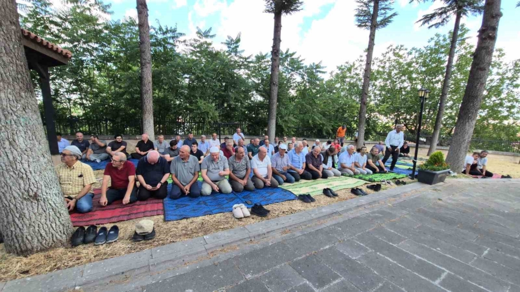 Osmanlı’nın ilk hutbesinin okunduğu Karacaşehir’de Yörük buluşması