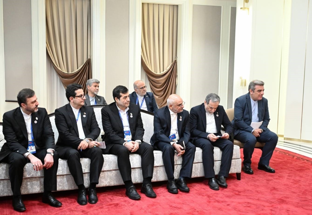 Azerbaycan Cumhurbaşkanı Aliyev, İran Cumhurbaşkanı Pezeşkiyan ile Bişkek’te görüştü