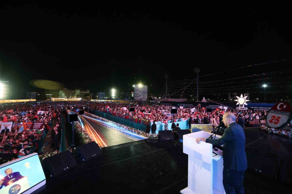 Cumhurbaşkanı Erdoğan: "Allah ömür ve sağlık verirse daha nice yıllar Türkiye’ye hizmet mücadelesi içinde olacağım"